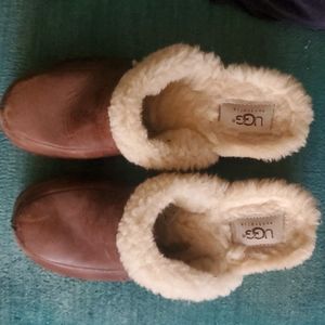 Ugg clogs